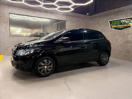 CHEVROLET ONIX 1.4 MPFI LT 8V FLEX 4P MANUAL CHEVROLET ONIX 1.4 MPFI LT 8V FLEX 4P MANUAL
